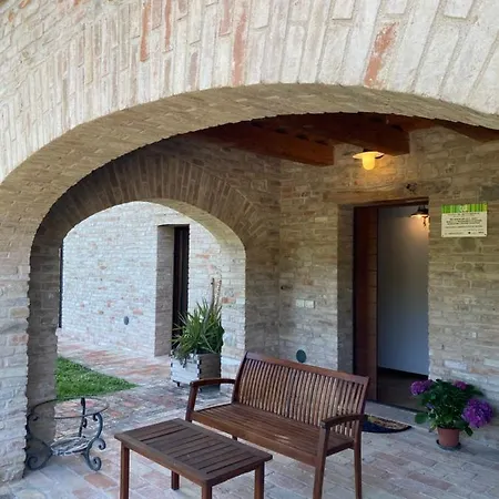 Agriturismo Ca Ferro * Урбино